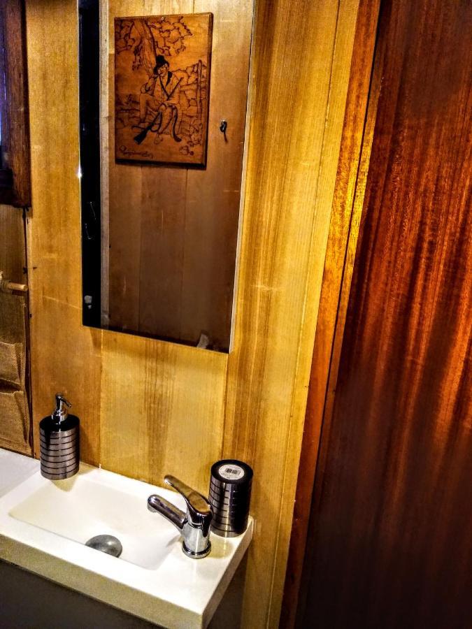 Two Rooms Rustic House - Self Check-In Bukarest Exteriör bild