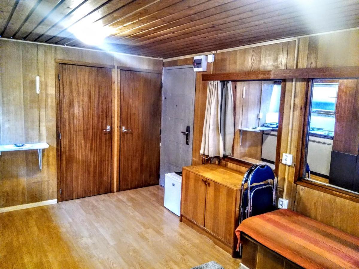 Two Rooms Rustic House - Self Check-In Bukarest Exteriör bild