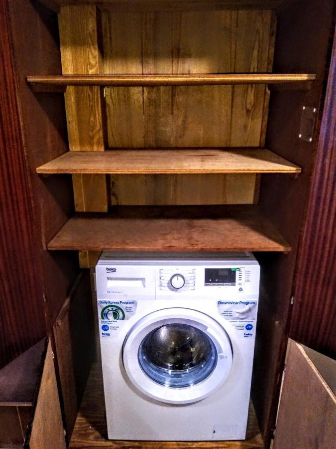 Two Rooms Rustic House - Self Check-In Bukarest Exteriör bild