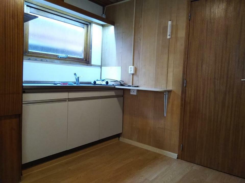 Two Rooms Rustic House - Self Check-In Bukarest Exteriör bild